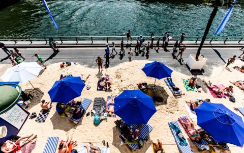 Paris Beaches, outdoor swimming pools: long live the summer!