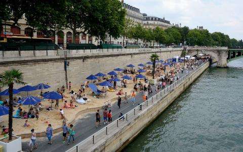Get the perfect tan at Paris-Plages