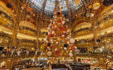 A magical family Christmas in Paris